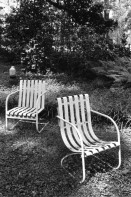 Image of sheet 19780120 photo 6: False River, Plantation House, Parlounge Family N.O. New Orleans Louisiana two chairs metallic metal iron √ Möbel mobiliar 

Vereinigte Staaten von Amerika USA U.S.A. 1978
Location United States

© 1978, by OLIVIA HEUSSLER / www.clic.li