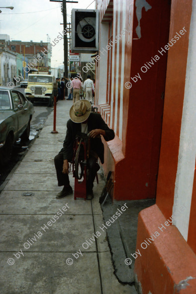 Image of sheet 19780140 photo 26: Messerschleifer, Mexico 1978.