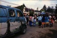 Image of sheet 19780200 photo 19: Umzug der Indigene Bevölkerung Fest 
Unser Ford mit bemaltem Chassis sorgt für Aufregung. Guatemala 1978
Reise Olivia