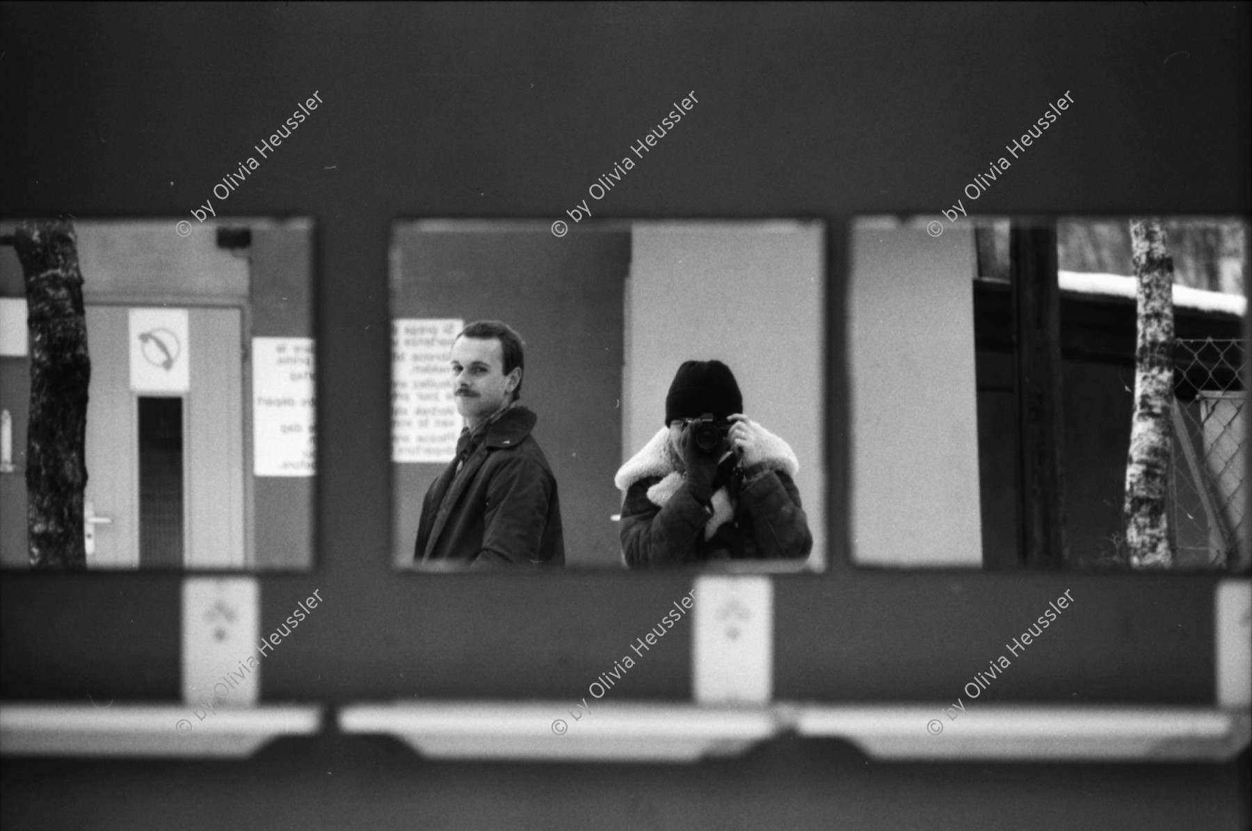 Image of sheet 19790050 photo 20: Olivia Heussler mit Rolf Meier in Gordevio. spiegelungen und Selbstportrait. Kanton Tessin Ticino 1979 Schweiz Spiegel Campingplatz