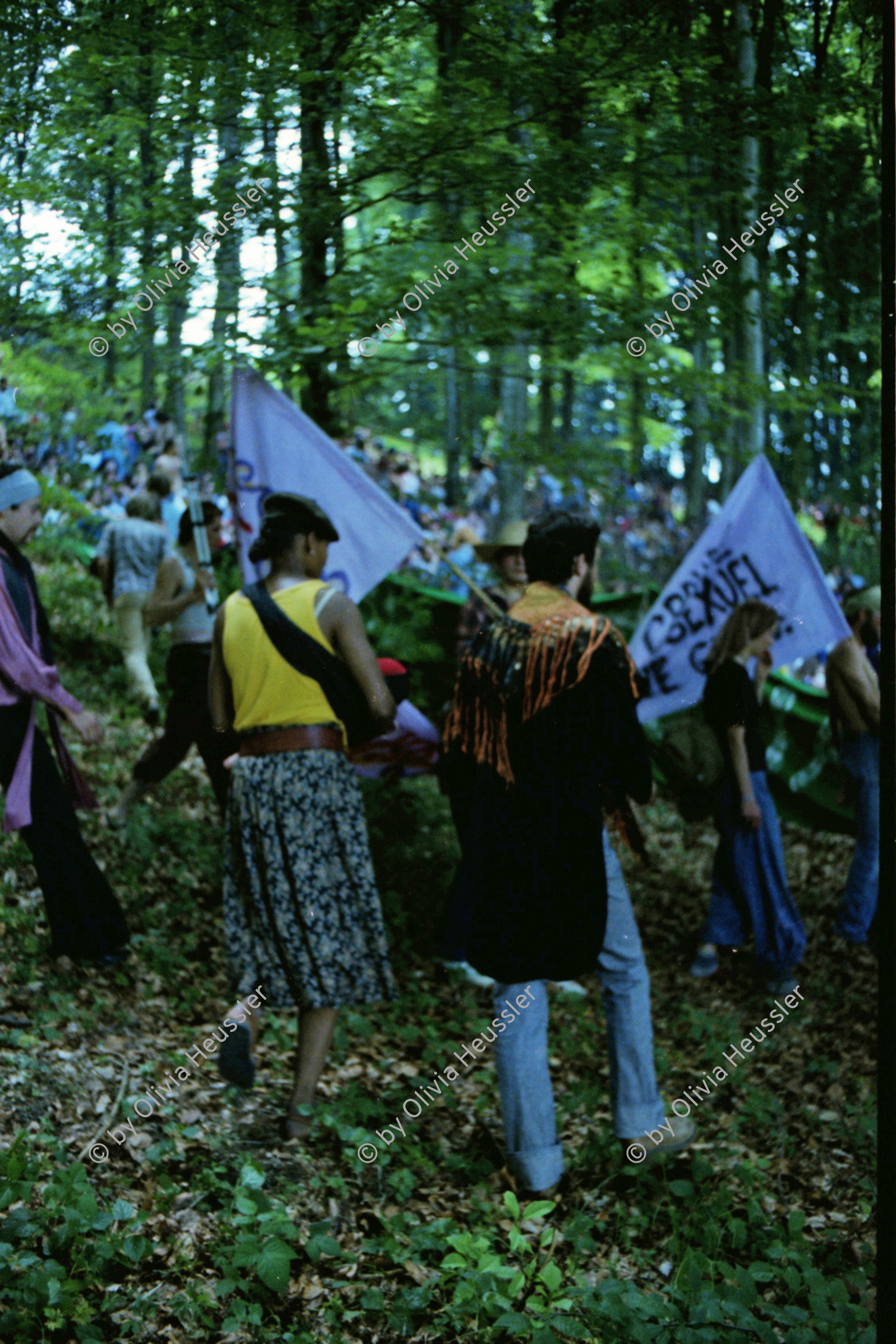 Image of sheet 19790080 photo 28: Demonstration gegen den Bau der Atomkraftwerke in Gösgen Pfingstmarsch Anti AKW Gegner Atomtod nein Danke Wald
Pfingstmarsch von Atomkraftgegnern am Sonntag (03.06.79) bei der Baustelle des Kernkraftwerks Leibstadt. nuclear protest anti Switzerland Swiss 
Kanton Aargau Schweiz 1979 ?