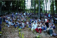 Image of sheet 19790080 photo 29: Demonstration gegen den Bau der Atomkraftwerke in Gösgen Pfingstmarsch Anti AKW Gegner Atomtod nein Danke
Pfingstmarsch von Atomkraftgegnern am Sonntag (03.06.79) bei der Baustelle des Kernkraftwerks Leibstadt.
Kanton Aargau Schweiz nuclear protest anti Switzerland Swiss  Group forest wood Gruppenbild rechte seite Mann in Weiss Samir Aldin
1979 ?