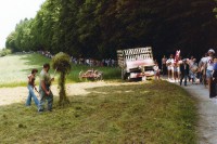 Image of sheet 19790080 photo 3: Demonstration gegen den Bau der Atomkraftwerke in Gösgen Pfingstmarsch Anti AKW Gegner Atomtod nein Danke
Pfingstmarsch von Atomkraftgegnern am Sonntag (03.06.79) bei der Baustelle des Kernkraftwerks Leibstadt. Kanton Aargau Schweiz
1979 √ protest nuclear farming farmer Swiss Switzerland