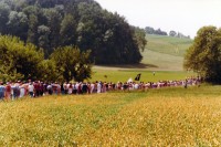 Image of sheet 19790080 photo 4: Demonstration gegen den Bau der Atomkraftwerke in Gösgen Pfingstmarsch Anti AKW Gegner Atomtod nein Danke
Pfingstmarsch von Atomkraftgegnern am Sonntag (03.06.79) bei der Baustelle des Kernkraftwerks Leibstadt. Kanton Aargau Schweiz  1979 √
nuclear protest anti Switzerland Swiss