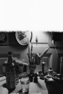 Image of sheet 19800020 photo 0: Arbeitstisch mit Bierflasche und Glas. 1980 Schweiz Switzerland culture