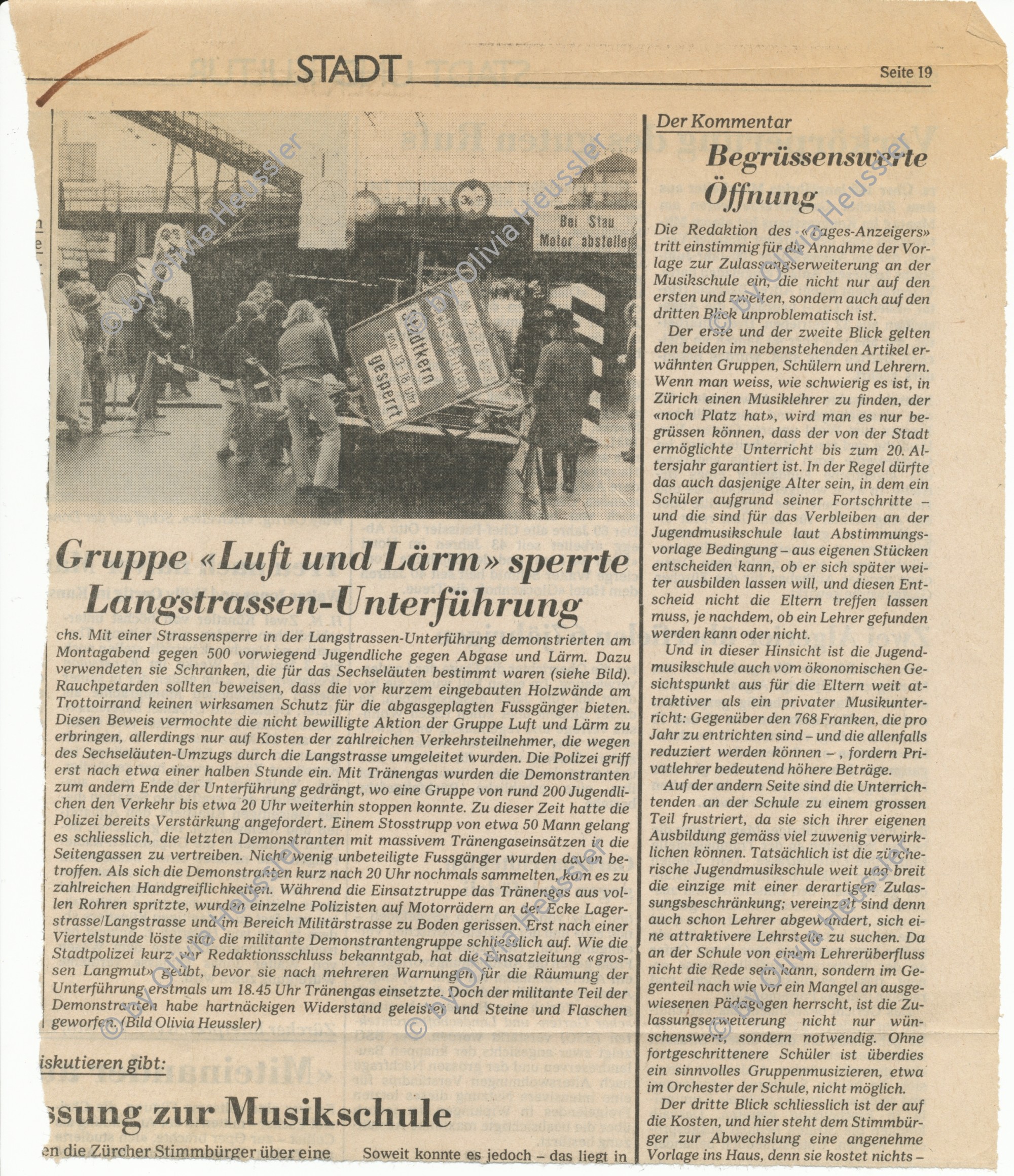 Image of sheet 19800090 photo 19: Gruppe Luft und Laerm besetzt Langstrasse, Zürich 1980.
Publiziertes Foto von Olivia Heussler im Tages Anzeiger, Zuerich 1980. 

published media press
