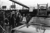 Image of sheet 19800090 photo 21: Protest der Gruppe 'Luft und Laerm' an der Langstrasse, Zuerich 1980.

Jugendbewegung Sechseläuten