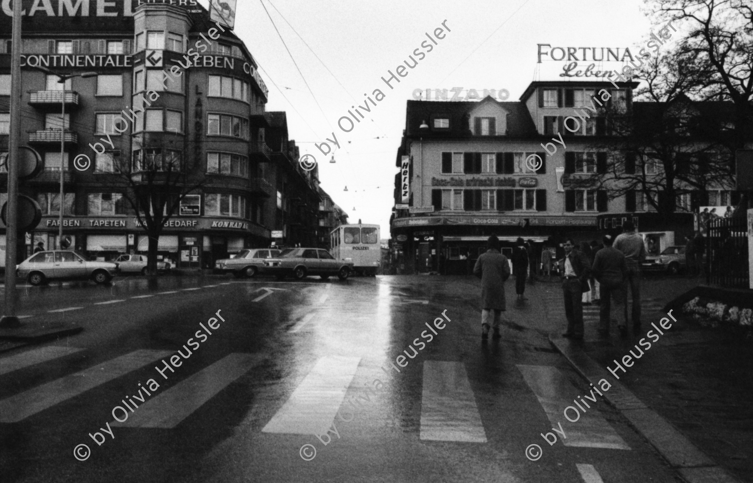 Image of sheet 19800091 photo 1: Am 21. April 1980 besetzt die Gruppe «Luft & Lärm» die Unterführung an der Langstrasse in Zuerich.