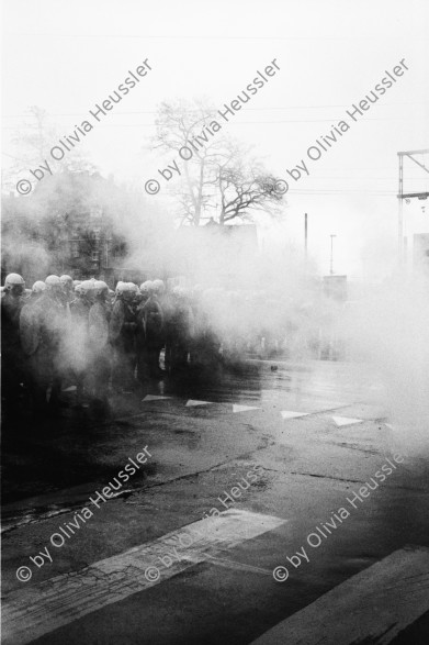 Image of sheet 19800092 photo 12: Jugendbewegung Zuercher Unruhen Youth movement protest Schweiz Switzerland Europe Luft und Lärm
From: Zürich Sommer 1980 p,22