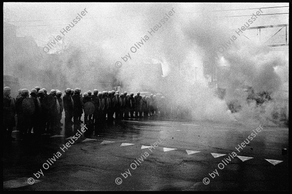 Image of sheet 19800092 photo 18: Polizeieinsatz mit Traenengas an der Langstrasse, Zuerich, 1980.
Aus: Zürich Sommer 1980 Cover p.0
Zürich Youth movement protest Schweiz 
Exhibition: Belgrade Photo Month 2019
Photobastei 2.0 Zürich 2020