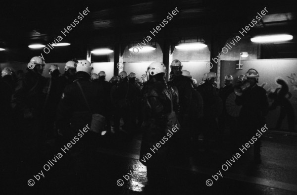 Image of sheet 19800092 photo 31: Polizei Einheiten stuermen den Protest der Quartiergruppe Luft und Laerm am 21.4.80 in der Unterführung Langstrasse, Zuerich.