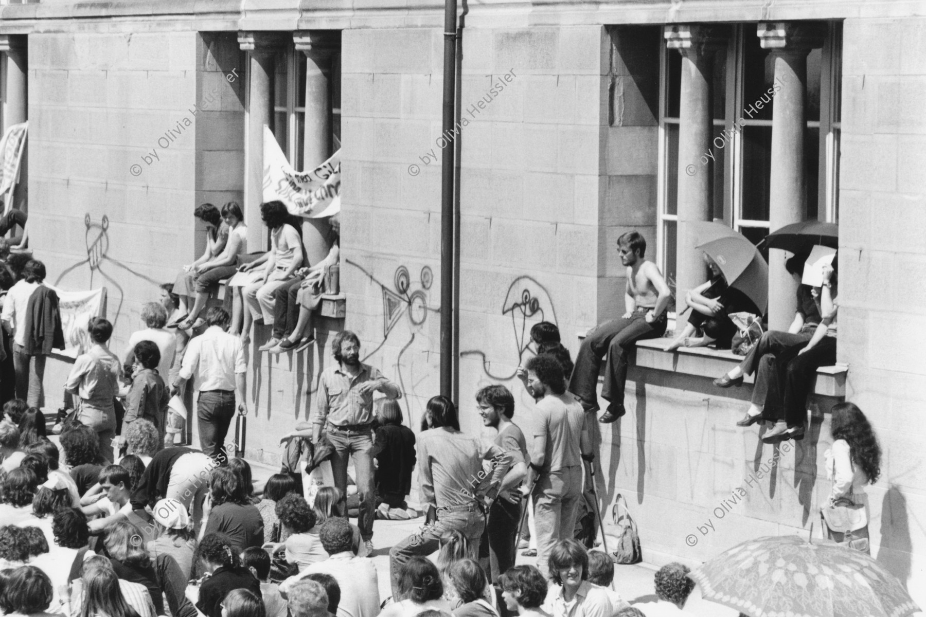 Image of sheet 19800150 photo 30: Besetzung an der Universitaet Zuerich, Kuenstlergasse Zuerich 1980.
Jugendbewegung