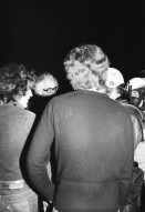 Image of sheet 19800180 photo 8: Protest vor dem Rathaus mit Kantonsrat Gmuender und Polizei Einsatzkraefte am  Limmatquai, 1980 in Zuerich.
Jugendbewegung Bewegig Zürcher Jugendunruhen Demonstrationen
Youth movement Protest Zürich Switzerland Swiss