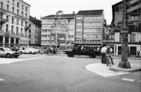 Image of sheet 19800191 photo 2: Polizei Fahrzeuge 
Jugendbewegung Bewegig AJZ Zürcher Jugendunruhen Demonstrationen 1980