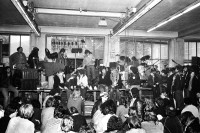 Image of sheet 19800191 photo 33: Vollversammlung 1. Tag im Autonomen Jugendzentrum. AJZ Limmatstrasse 18-20
Jugendbewegung Bewegig AJZ Zürcher Jugendunruhen Demonstrationen
Zürich 1980 youth movement protest √ Kreis 5 fünf Schweiz Switzerland Europe
© 1980, by OLIVIA HEUSSLER / www.clic.li