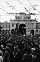 Image of sheet 19800192 photo 19: Unzufriedenen Demonstration mit ca. 7000 Personen an der Bahnhofstrasse beim Hauptbahnhof am 21. Juni.
Jugendbewegung Bewegig AJZ Zürcher Jugendunruhen Demonstrationen
Zürich 1980 youth movement protest
√
© 1980, by OLIVIA HEUSSLER / www.clic.li