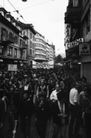 Image of sheet 19800192 photo 34: Unzufriedenen Demonstration an der Langstrasse in Zürich, 1980. 
youth movement protest 
Jugendbewegung Bewegig AJZ Zürcher Jugendunruhen Demonstrationen