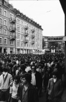 Image of sheet 19800192 photo 6: Unzufriedenen Demonstration in Zürich, 1980. 

youth movement protest Jugendbewegung Bewegig AJZ Zürcher Jugendunruhen Demonstrationen