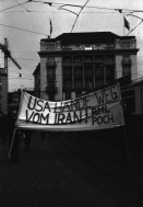 Image of sheet 19800200 photo 33: Protest gegen US Politik im Iran, Paradeplatz, Zuerich 1980.
