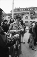 Image of sheet 19800272 photo 24: Stadtraetin Emilie Lieberherr eroeffnet das Autonome Jugendzentrum AJZ in Zuerich, 1980.
li Ernesto Zanolari
Jugendzentrum Jugendhaus Jugendbewegung


Jugendbewegung Bewegig AJZ Zürcher Jugendunruhen Demonstrationen

© 1980, OLIVIA HEUSSLER / www.clic.li