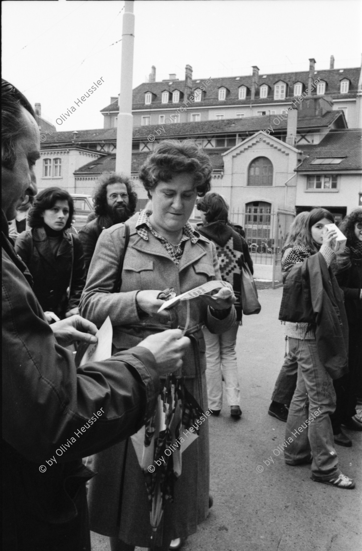 Image of sheet 19800272 photo 24: Stadtraetin Emilie Lieberherr eroeffnet das Autonome Jugendzentrum AJZ in Zuerich, 1980.
li Ernesto Zanolari
Jugendzentrum Jugendhaus Jugendbewegung


Jugendbewegung Bewegig AJZ Zürcher Jugendunruhen Demonstrationen

© 1980, OLIVIA HEUSSLER / www.clic.li