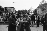 Image of sheet 19800272 photo 26: Stadtraetin Emilie Lieberherr eroeffnet das Autonome Jugendzentrum AJZ in Zuerich, 1980. Interview mit Dominik Landwehr. Theater Gruppe Typen schminken sich. Fenster kaputt. Graffitti Blumenstrauss auf Dach. Bresche Keystone

Jugendbewegung Bewegig AJZ Zürcher Jugendunruhen Demonstrationen
