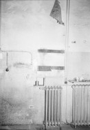 Image of sheet 19800272 photo 6: Stadtraetin Emilie Lieberherr eroeffnet das Autonome Jugendzentrum AJZ in Zuerich, 1980. Interview mit Dominik Landwehr. Theater Gruppe Typen schminken sich. Fenster kaputt. Graffitti Blumenstrauss auf Dach. Bresche Keystone

Jugendbewegung Bewegig AJZ Zürcher Jugendunruhen Demonstrationen