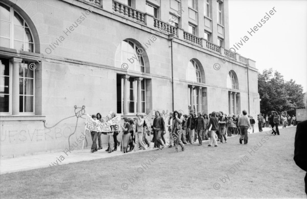 Image of sheet 19800280 photo 2: Streik an der Uni Universität Zürich, Gegen Zensur und Repression, Zürich 1980.

Jugendbewegung Bewegig AJZ Zürcher Jugendunruhen Demonstrationen
Zürich youth movement protest