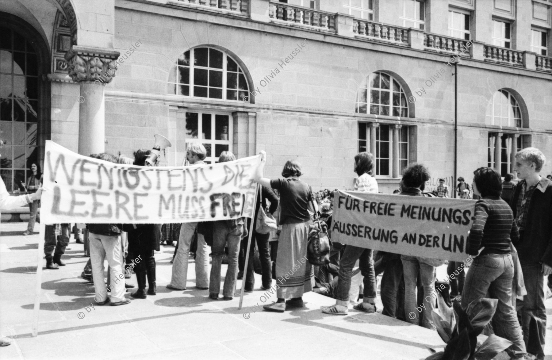 Image of sheet 19800280 photo 6: Streik an der Uni Universität Zürich, Gegen Zensur und Repression, Zürich 1980.

Jugendbewegung Bewegig AJZ Zürcher Jugendunruhen Demonstrationen
Zürich youth movement protest