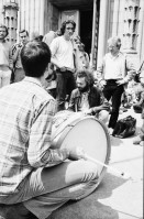 Image of sheet 19800281 photo 10: Streik an der Univeristät Zürich. Gegen Zensur und Repression mit u.a. Christoph Schaub, Filmregisseur, Josy Meier, Drehbuchautorin, Marcel Müller, Christian Jordi, Arzt
Jugendbewegung Bewegig AJZ Zürcher Jugendunruhen Demonstrationen
Zürich youth movement protest 1980