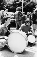Image of sheet 19800281 photo 9: Streik an der Univeristät Zürich. Gegen Zensur und Repression mit u.a. Christoph Schaub, Filmregisseur, Josy Meier, Drehbuchautorin, Marcel Müller, Christian Jordi, Arzt
Jugendbewegung Bewegig AJZ Zürcher Jugendunruhen Demonstrationen
Zürich youth movement protest 1980
