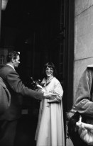 Image of sheet 19800291 photo 22: Frauen für den Frieden protestieren vor dem Bundeshaus gegen 'scharfe Munition' Bern 1980