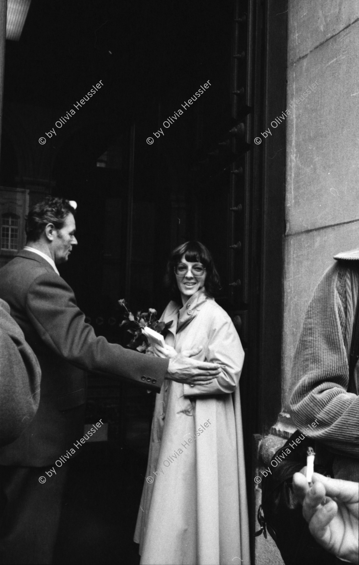 Image of sheet 19800291 photo 22: Frauen für den Frieden protestieren vor dem Bundeshaus gegen 'scharfe Munition' Bern 1980