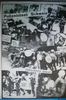Image of sheet 19800301 photo 9: Vor dem AJZ versammeln sich rund 200 Personen, um für die Einstellung der Strafverfahren zu demonstrieren. Der unbewilligte Demonstrationszug wird von der Polizei aufgelöst: Massive Auseinandersetzungen zwischen den Bewegten und der Polizei, die bis am Sonntagmorgen andauern. Mehr als hundert Personen werden verhaftet. In der folgenden Woche wird in den Medien über das polizeiliche Vorgehen heftig diskutiert.
Das Autonome Jugendzentrum wird ganz mit Tränengas eingeräuchert. Leute kriegen Panik und flüchten auf Dach des AJZ Nach einer Besammlung vor dem AJZ für Demo gegen Isolationshaft greifen Polizeigrenadiere die Leute mit Tränengas Einsatz an. Auch alte Menschen flüchten. Psychoanalytiker und Kunstmaler Fritz Morgenthaler. (Vater von Jan und Marc Morgenthaler ) flüchtet durch Tränengasnebel. Ein Mann versucht mit der Polizei zu verhandeln. 
Titelbild Film Top. UNICEF Wasserwerfer
Jugendbewegung Bewegig AJZ Zürcher Jugendunruhen Demonstrationen
Zürich youth movement protest 1980 flyer