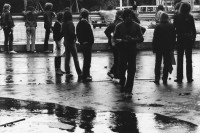 Image of sheet 19800302 photo 31: Vor dem AJZ versammeln sich rund 200 Personen, um für die Einstellung der Strafverfahren zu demonstrieren. Der unbewilligte Demonstrationszug wird von der Polizei aufgelöst: Massive Auseinandersetzungen zwischen den Bewegten und der Polizei, die bis am Sonntagmorgen andauern. Mehr als hundert Personen werden verhaftet. In der folgenden Woche wird in den Medien über das polizeiliche Vorgehen heftig diskutiert.
Massiver Auftritt der Polizei mit ihren Fahrzeugen auf der Langstrasse von einem Balkon aufgenommen. Weit und breit keine Demonstration aber Polizei. in Zweier-Reihe mit Korb Schilder und Helmen. Wasserwerfer im Einsatz am Limmatplatz Barrikade unter Eisenbahnbrücke des Viadukt Bus VBZ steht. Tränengas Patrone.

Jugendbewegung Bewegig AJZ Zürcher Jugendunruhen Demonstrationen
Zürich youth movement protest 1980 √  Kreis fünf 5 Switzerland Europe 
© 1980, Olivia Heussler / www.clic.li