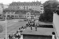 Image of sheet 19800304 photo 24: Vor dem autonomen Jugendzentrum AJZ in Zuerich , versammeln sich 1980 rund 200 Personen, um für die Einstellung der Strafverfahren zu demonstrieren. Demonstrationen
Zürich youth movement protest 1980 Kreis fünf Schweiz Switzerland Europe