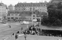 Image of sheet 19800304 photo 26: Traenengas  im Autonomen Jugendzentrum AJZ, Zuerich 1980.
Jugendbewegung Bewegig Zürcher Jugendunruhen Demonstrationen
Zürich youth movement protest teargas police panic  Schweiz Switzerland