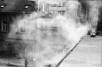 Image of sheet 19800304 photo 3: Traenengas - Wolken im Autonomen Jugendzentrum AJZ, Zuerich 1980.
Jugendbewegung Bewegig Zürcher Jugendunruhen Demonstrationen
Zürich youth movement protest teargas police panic  Schweiz Switzerland