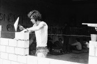 Image of sheet 19800321 photo 10: Szenen aus dem AJZ. 
Jugendbewegung Bewegig AJZ Zürcher Jugendunruhen Demonstrationen
Zürich youth movement protest 1980 √