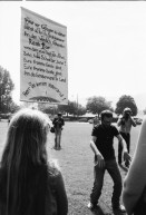 Image of sheet 19800322 photo 24: Im AJZ starten die Vorbereitungen für ein 1. August Nationalfeiertag auf dem Sechseläuten Platz vor dem Opernhaus Opera, mit anschliessender Unzufriedenen Demo.
Jugendbewegung Bewegig AJZ Zürcher Jugendunruhen Demonstrationen
Zürich youth movement protest 1980