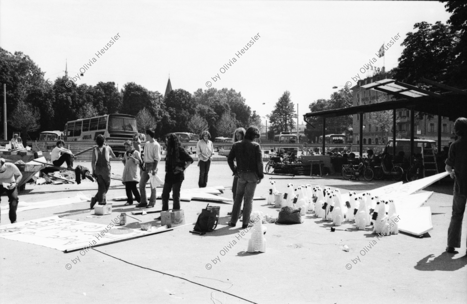 Image of sheet 19800322 photo 6: Im AJZ starten die Vorbereitungen für ein 1. August Nationalfeiertag 

Jugendbewegung Bewegig AJZ Zürcher Jugendunruhen Demonstrationen
Zürich youth movement protest 1980