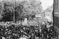 Image of sheet 19800323 photo 37: Unzufriedenen Demonstration gegen Strafverfahren am 1. August 1980 in Zürich.
Jugendbewegung Jugendunruhen 80s youth movement protest