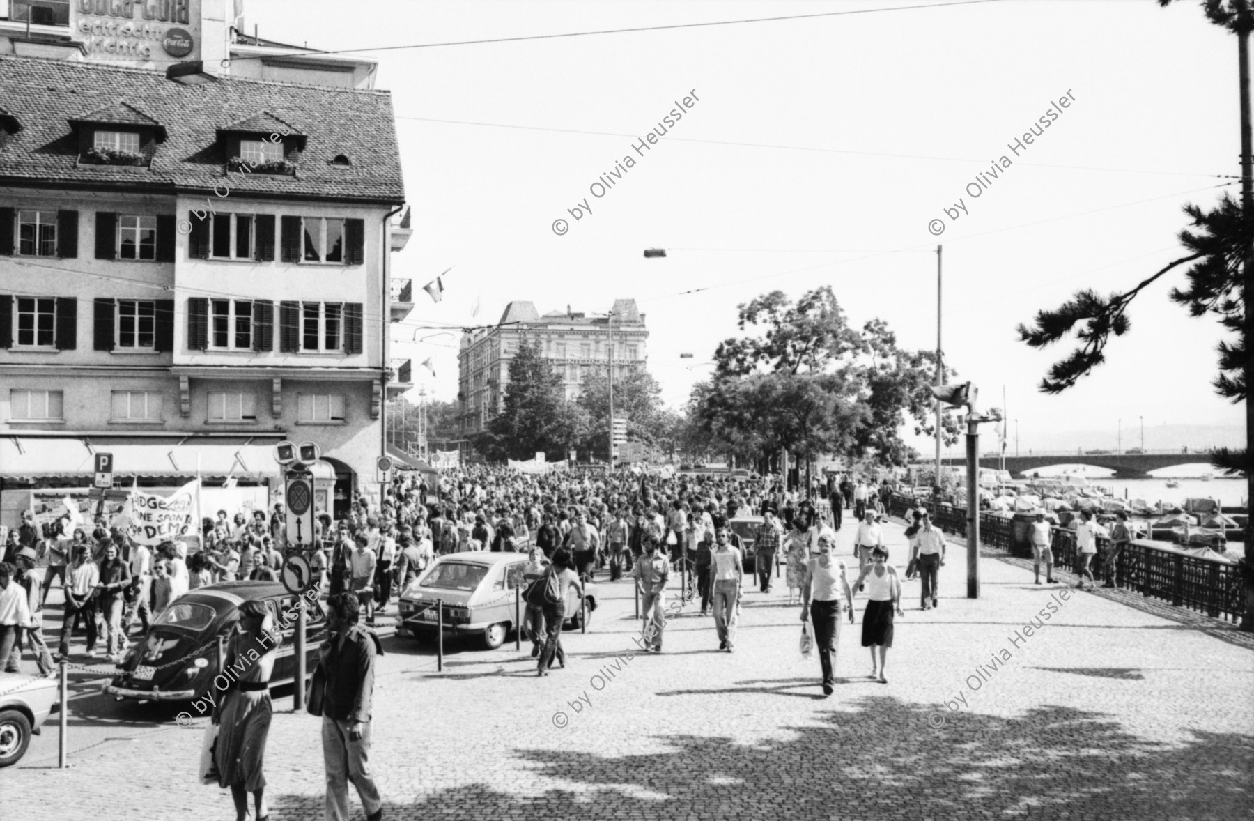 Image of sheet 19800323 photo 7: Unzufriedenen Demonstration gegen Strafverfahren am 1. August 1980 am Limmatquai in Zürich.
Jugendbewegung Jugendunruhen 80s youth movement protest