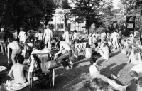 Image of sheet 19800324 photo 33: Nacktdemonstration und Sonnenbaden  beim Zuerihorn nach Grossdemonstration, Zuerich 1980. 
Jugendbewegung Bewegig AJZ Zürcher Jugendunruhen Demonstrationen
1. August 1980 
Zürich protest youth movement