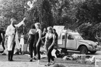 Image of sheet 19800324 photo 37: Theater mit Jungen Bewegten am Zuerihorn am Nationalfeiertag in Zürich 1980. Jugendbewegung Bewegig AJZ Zürcher Jugendunruhen Demonstrationen protest youth movement 2 CV