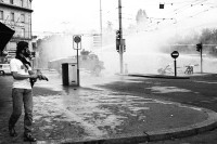 Image of sheet 19800343 photo 15: Ausschreitungen mit Plünderungen, Sachbeschädigungen und einer Brandstiftung am 30. August im Raum Bellevue im Anschluss an eine unbewilligte Wohnungsnot Demonstration von rund 1000 Jugendlichen. Nach Wohnungsnot Demonstration (137 Verhaftungen) am Bellevue mit Tränengas Einsatz. Jugendbewegung Bewegig AJZ Zürcher Jugendunruhen Demonstrationen 
Zürich youth movement protest