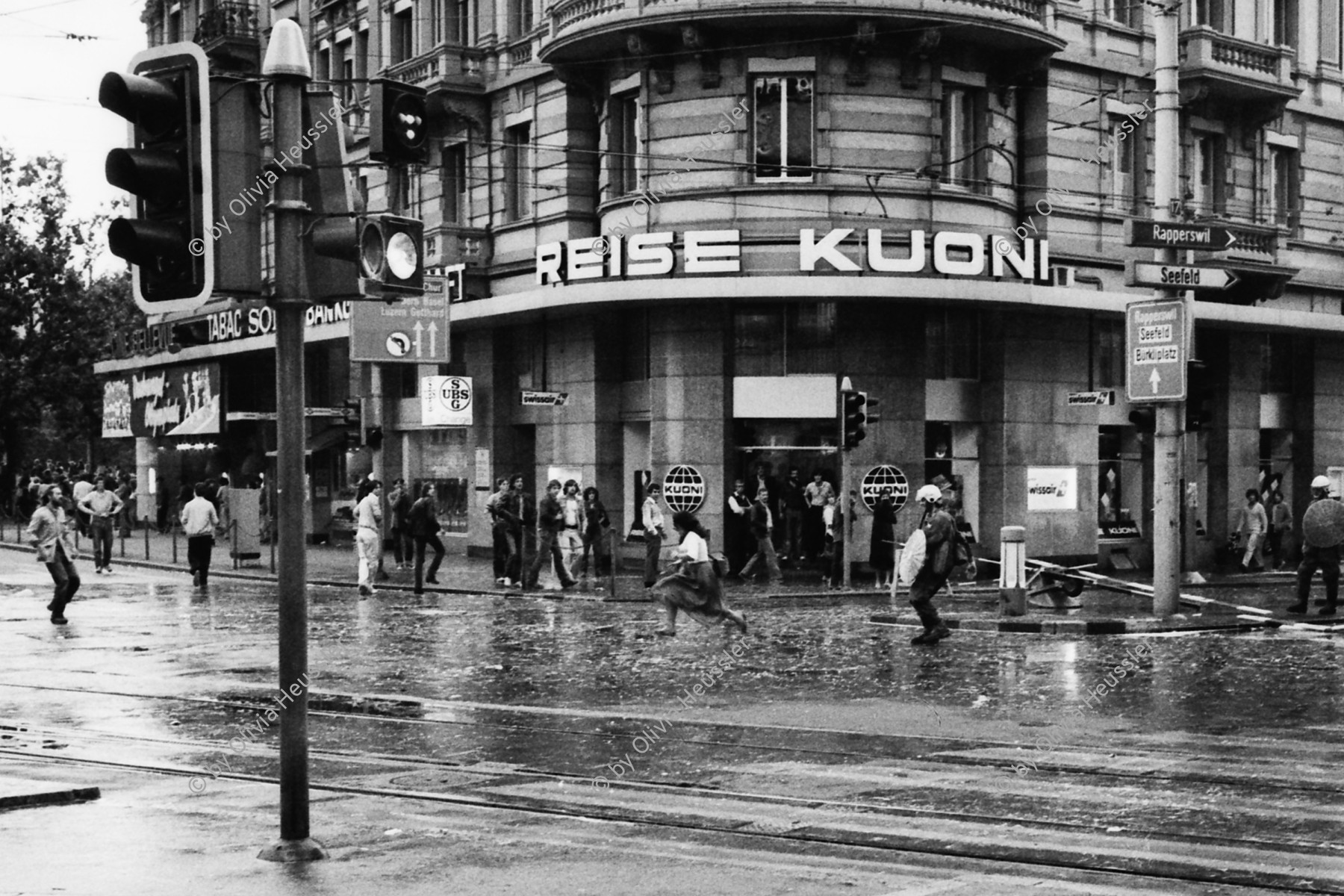 Image of sheet 19800343 photo 8: Nach Wohnungsnot Demonstration am Bellevue mit Tränengas Einsatz, Zürich 1980. 

Zürich youth movement protest 1980 √  Schweiz Switzerland Suisse Europe