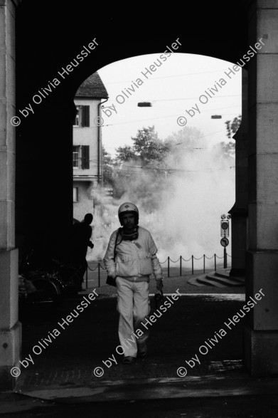 Image of sheet 19800362 photo 4: Sanigruppe Jugendbewegung Bewegig AJZ Zürcher Jugendunruhen Demonstrationen 
protest