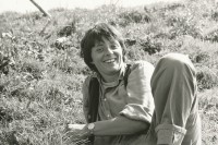 Image of sheet 19800363 photo 28: Verena Blumer Während 'Show' auf dem Goffersberg vis a vis Schloss Lenzburg. 1980 √