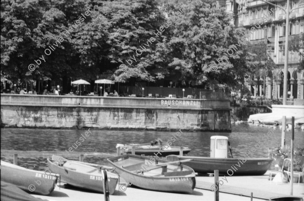 Image of sheet 19800371 photo 20: Bauschänzli an der Limmat mit Ruderbooten zur Vermietung 1980 in Zürich.